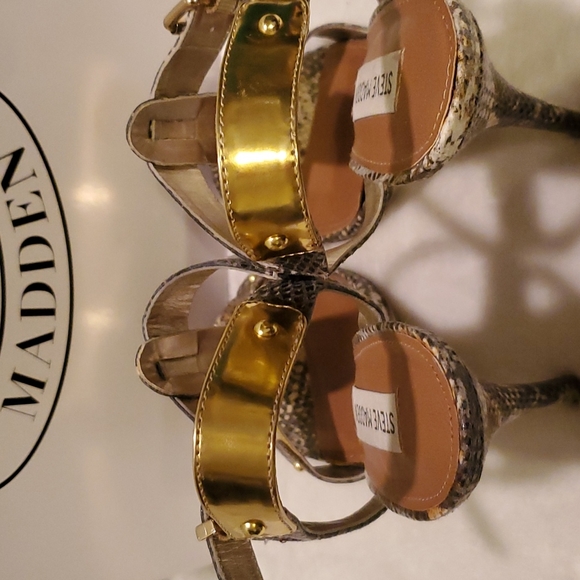 Steve Madden Sandal - Picture 5 of 7